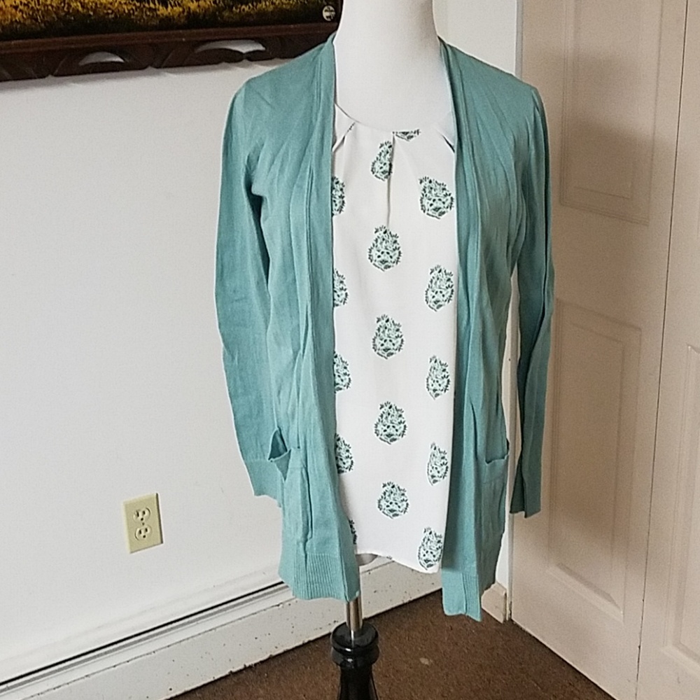 Cardigan flyaway and shell